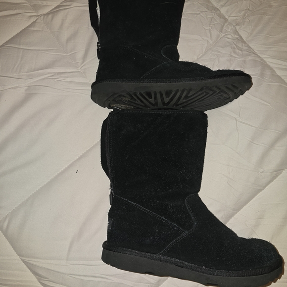 UGG Black Winter Boots - Picture 1 of 4